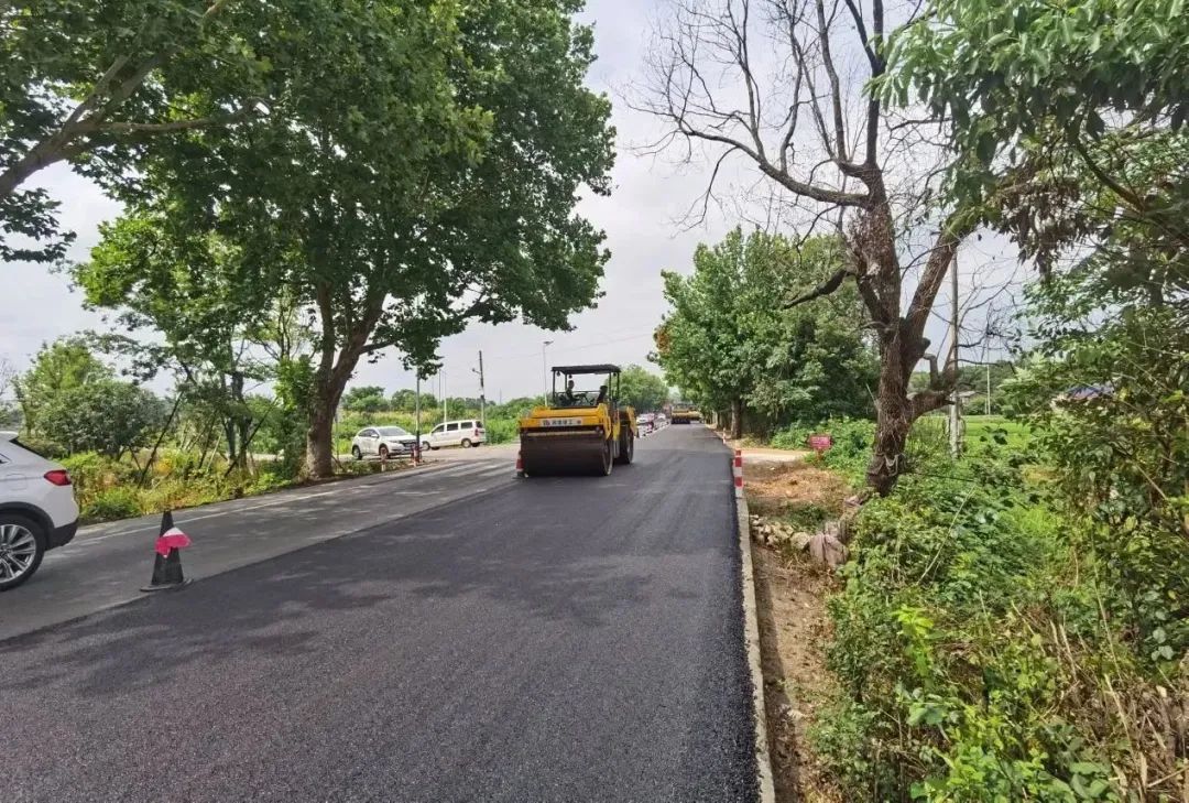 1690281823210202 水泥路面破碎